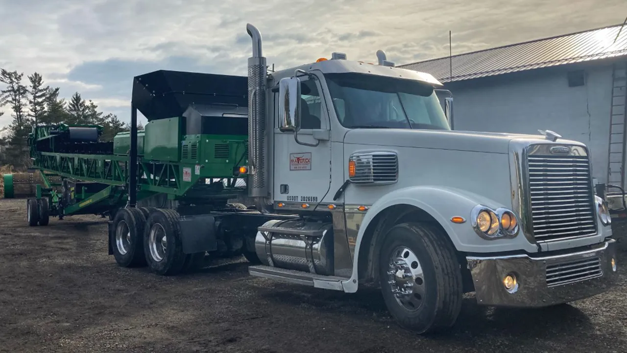Mav IV 2013 Freightliner Coronado SD Severe-Duty Heavy Haul